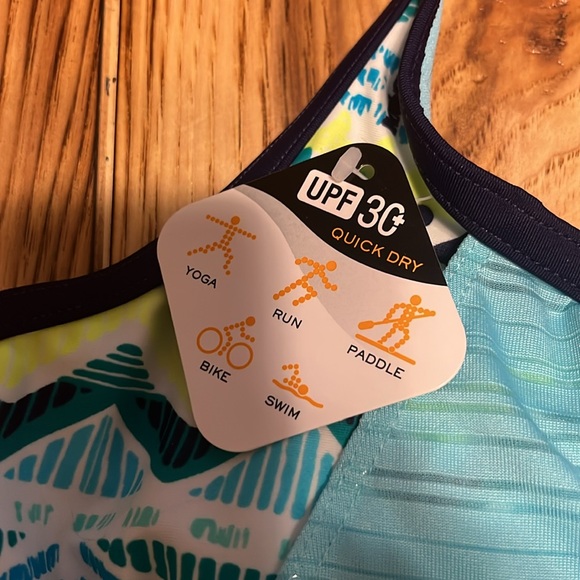 NWT Zeroxposur 2 in 1 swim top. - Picture 6 of 6